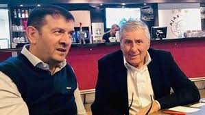 Erdal torunoğulları hayatı ve biyografisi hakkında bilgi almak veerdal torunoğulları ile ilgili haberleri okumak. Erdal Torunogullari Mr Ajax Ile Gorustu Fotomac
