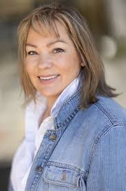 Tracey Kipp's Instagram, Twitter & Facebook