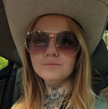 Anyone have a big ol pot I can borrow to boil a bear skull?