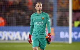 Born 22 april 1989) is a dutch professional footballer who plays as a goalkeeper for spanish club valencia. Jasper Cillessen Injures Soleus Muscle In Left Leg