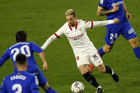 Born 15 february 1988), known as papu gómez, is an argentine professional footballer who plays as a forward. Golazo Papu Gomez Grito Por Primera Vez Con El Sevilla Goal Com