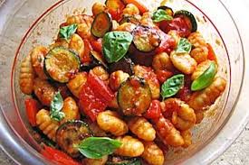 Gnocchi Salat Von Witzig Chefkoch Rezept Rezepte Gnocchi Salat Leckere Salate
