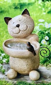 Vogeltranke Neu Tranke Fur Vogel Und Gartendeko In Einem In Form Einer Katze Mit Integrierter Wasserschale Bei De In 2020 Mit Bildern Vogelbad Outdoor Dekorationen Gartendekor