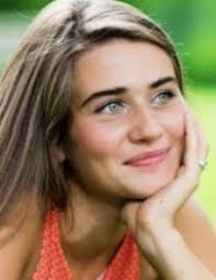 Rebecca Chastain's Instagram, Twitter & Facebook