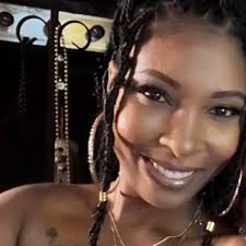 storytime So my friend and I were walking to the train in Manhattan NY. We  just left Katra nightclub and it was about 1:30am. We were hungry so we  stopped at a