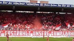 Juni 1954 in bochum), auch „tiger genannt, ist ein ehemaliger deutscher fußballspieler und späterer fußballtrainer. Fc Bayern Ultras Malten Westkurve Beim Derby An Faszination Fankurve