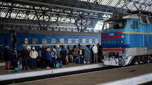 Ukraine travel: Railways run extra train services for people fleeing  Russian invasion | Euronews