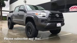 A set of 33 inch tires could be the master key that unlocks the performance and looks that will make your rig stand out. 2017 Toyota Tacoma With 3 Level And 17 Fuel Jm2 Wheels 33 Rbp Mt Tires Youtube