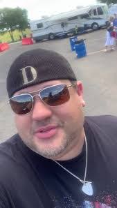 Dustin Endsley's Instagram, Twitter & Facebook