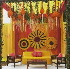 Get The Best Diy Mehndi Decor Ideas Our Favourite Diy Decor Inspiration Traditional Wedding Decor Mehndi Decor Desi Wedding Decor