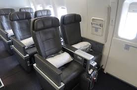 The world's largest twinjet and commonly referred to as the triple seven, it can carry between 283 and 368. Review American Airlines 777 300er Premium Economy Daytime Flight