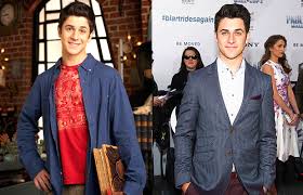 If you were a fan of the 2007 disney channel series, wizards of waverly place, which starred selena gomez, david henrie, jake t austin, maria canals. Wizards Of Waverly Place Cast Then Now See Selena Gomez More Hollywood Life