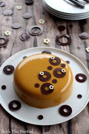 Entremets Au Chocolat Au Lait Et Caramel Exotique Rock The Bretzel Recette Decoration Gateau Chocolat Recette Patisserie Chocolat