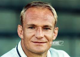 Bore hynodd o dirddorol yn Y Hwb yng nghwmni'r sylwebydd lleol, Wyn  Gruffydd A particularly interesting Coffee morning in The Hub in the  company of local commentator, Wyn Gruffydd. Wyn took us