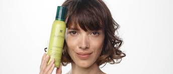 The newbie from the makeup and hair pros at glamsquad, its full effect volumizing mousse had almost a creamy texture, making it a cinch to work through my hair and into my roots. Volumizing Foam Rene Furterer