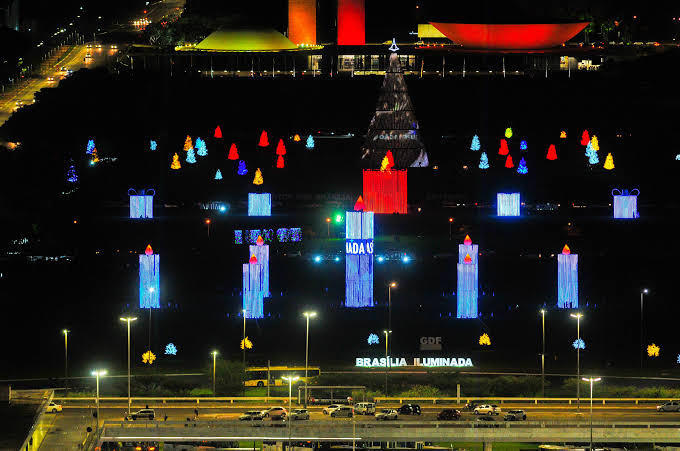 Brasília ganha Luzes de Natal no Eixo Monumental - Estilozzo