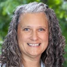 Dori Boone's Instagram, Twitter & Facebook