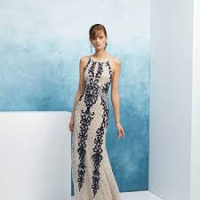 Porter les robes de soirée longues pour mariage pourrait laisser une impression élégante dans ce grand événement. Robes De Soiree Longues Les 90 Plus Beaux Modeles Pour Etre Une Invitee Stylee