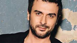 8 şubat 1978 kartal, i̇stanbul doğumlu olan gökhan tepe, ilkokulu yeşilyurt hamdullah suphi tanrıöver i̇lköğretim okulu'nda okudu. Gokhan Tepe Kimdir Yeni Akit