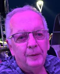 He in his 40 and she like a 13 lol 😂