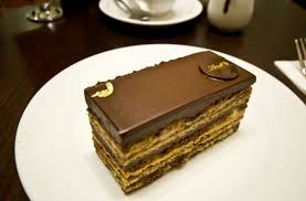 Lindt Chocolate Opera Cake The Best Opera Cake I Ever Had Though Was In Aix En Provence And Was Called The Cafe Mocha Opera Mmm Amazing Nourriture Alcool