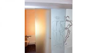 Montiert als badezimmerabschluss mit umlaufenden profilen. Innen Schiebeturen Baier Gmbh