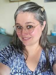 Veronica Bundy's Instagram, Twitter & Facebook