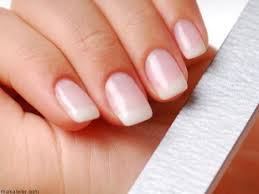 O nedenle sağlıklı eller için günlük… o nedenle sağlıklı eller için günlük bakıma dikkat etmek ve gerekli tedbirleri almak gerekir. Evde El Ve Tirnak Bakimi Nasil Yapilir