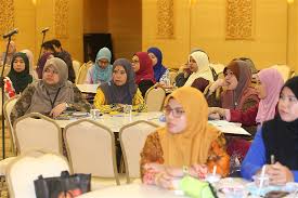 Kursus keutuhan diri kumpulan pelaksana miti 2019 anjuran unit integriti miti telah berlangsung pada 12 hingga 14 september 2019 di ipoh, perak dengan jayanya. Galeri Foto Album Perasmian Kursus Perolehan Dan Pengurusan Kewangan Kerajaan Kkmm Siri 1 Zon Tengah Oleh Ybhg Dato Samsuni Bin Mohd Noor Subk P Di Kompleks Kkmm Putrajaya Pada 27