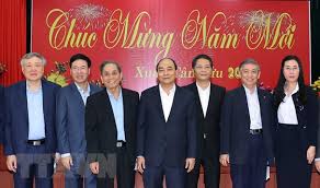 Như dự đoán, tổng bí thư, chủ tịch nước nguyễn phú trọng và thủ tướng nguyễn xuân phúc tiếp tục là ủy viên trung ương đảng khóa xiii. Thá»§ TÆ°á»›ng Nguyá»…n Xuan Phuc Chuc Táº¿t Cac Nguyen Lanh Ä'áº¡o Ä'áº£ng Nha NÆ°á»›c Thá»i Sá»± Bao Nghá»‡ An Ä'iá»‡n Tá»­