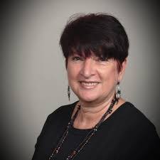 Wendy Hertel's Instagram, Twitter & Facebook