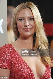 Anna Torv's Instagram, Twitter & Facebook