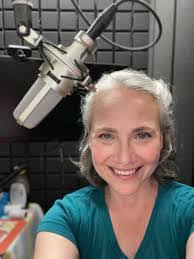 Johanna Porter's Instagram, Twitter & Facebook