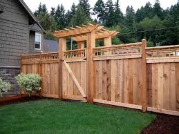 Even a simple pallet fence, where the pallets are placed side by side, will be an improvement to my yard. 15 Pallet Fence Ideas To Improve Your Amazing Home