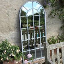 Garten Spiegel Clevere Ideen Um Den Raum Zu Erweitern Und Das Dekor Zu Optimieren Gartenspiegel Bogenfenster Und Fensterspiegel