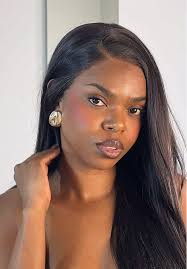 Descubra a Lace Sintética da SHEIN e seu Estilo Único