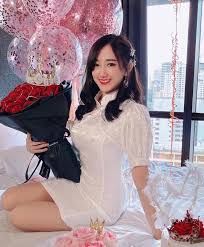 That was the message translated by famous preacher, ebit lew, who celebrated chinese new year with his family. Yang Bao Bei Scammed Netizens By Selling Them Branded Bags Neotizen News