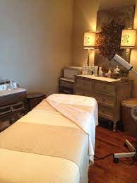 Spa Fab My Review Of Soft Surrounding S Renewal Room Facial Spa Treatment Room Esthetics Room Home Spa Room