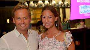 Media in category caroline bosbach the following 5 files are in this category, out of 5 total. Frankfurt Hessen Oliver Strank Und Caroline Bosbach Haben Sich Verlobt Frankfurt