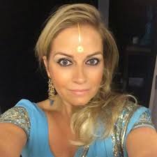 Danielle Khan (@DKlovesDidi)