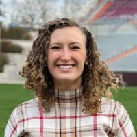 900+ profilů „Moench“