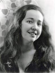 Helen Eddy's Instagram, Twitter & Facebook