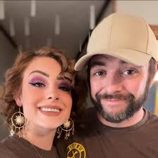 Why did they have to change the narrator who plays Elise in the last book?  I was so used to Keira's voice 😒😒