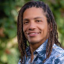 Mike Hegazy's Instagram, Twitter & Facebook