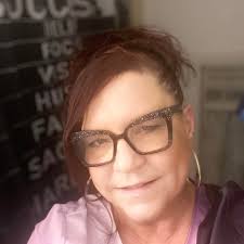 What is the art exhibition at the Garde Gallery in New London?