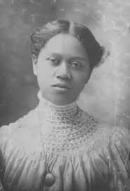 Carrie Barnes's Instagram, Twitter & Facebook