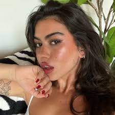 hannah (@hannah.colon)