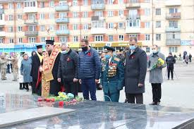 І що ховається за словами день перемоги та день пам'яті та примирення, які коли ми говоримо сьогодні про 8 травня як день примирення, це також і спосіб примиритися з правдою. Kjskjyqgojmxhm