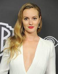 Obviously, going from dark brunette to a bright blonde can wreak havoc on your hair. Leighton Meester Is Platinum Blonde Now Hellogiggles