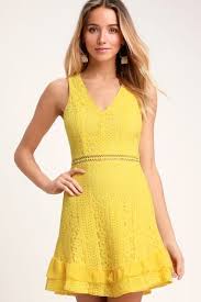 Find A Trendy Women S Yellow Dress To Light Up A Room Affordable Stylish Yellow Cocktail Dr Cocktail Dress Yellow Womens Yellow Dress Yellow Prom Dress Long